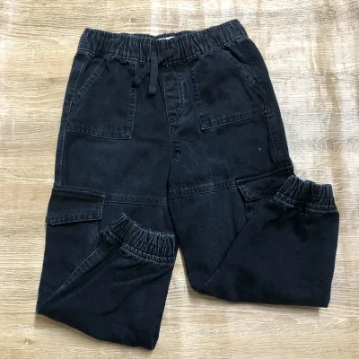 Jogger Cargo color negro