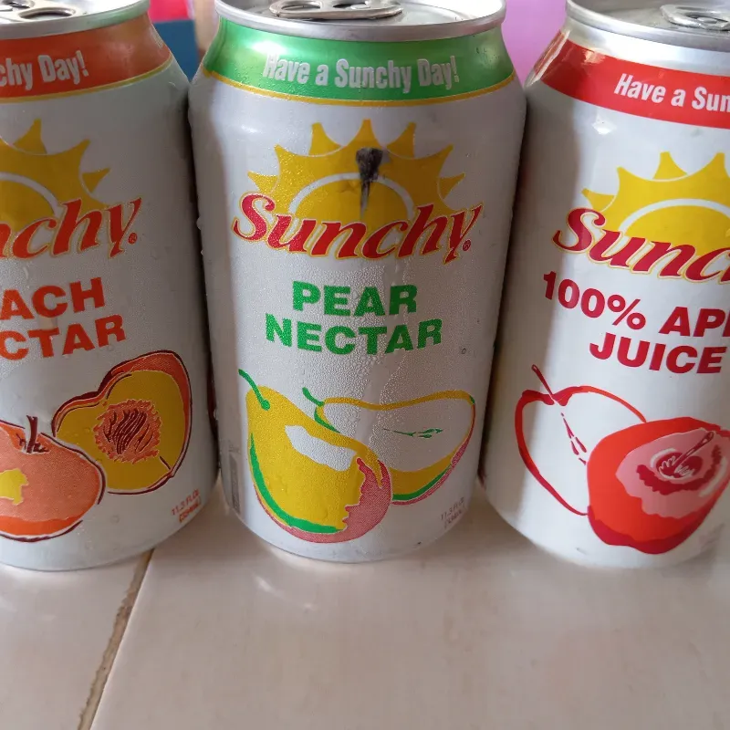 Cajas de jugo enlatado