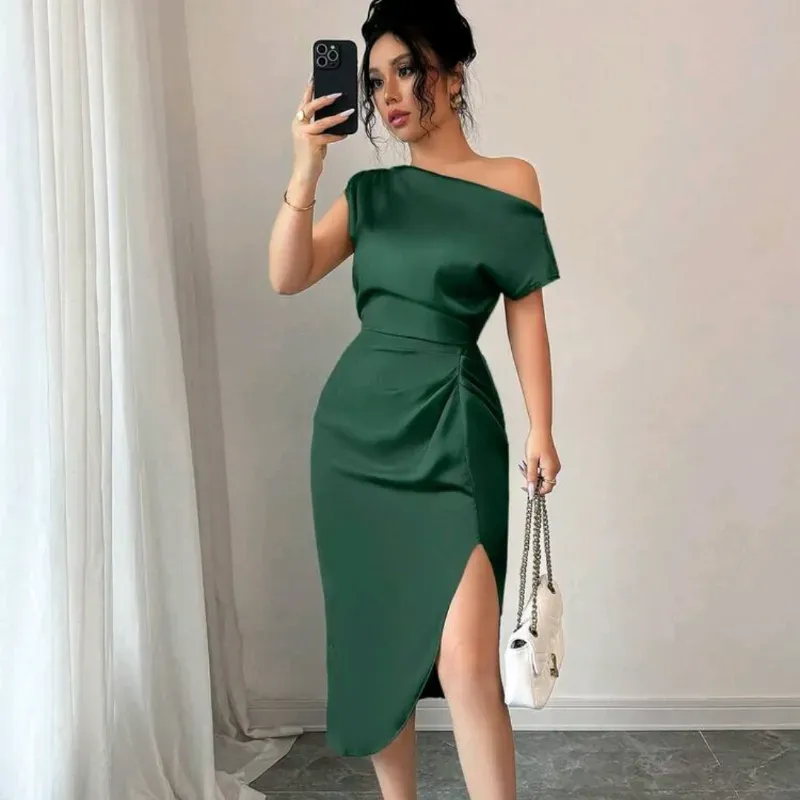 Vestido con cuello asimétrico/Verde oscuro