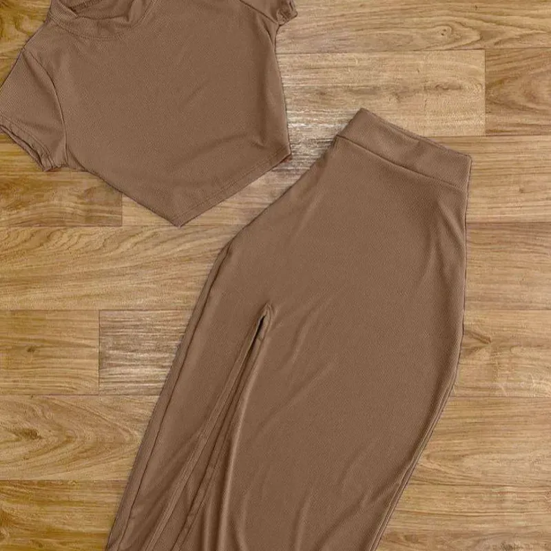 Falda abierta y pullover