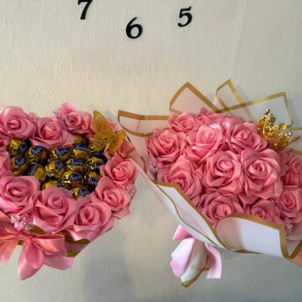 Ramo buchón rosado con corazón con bombones