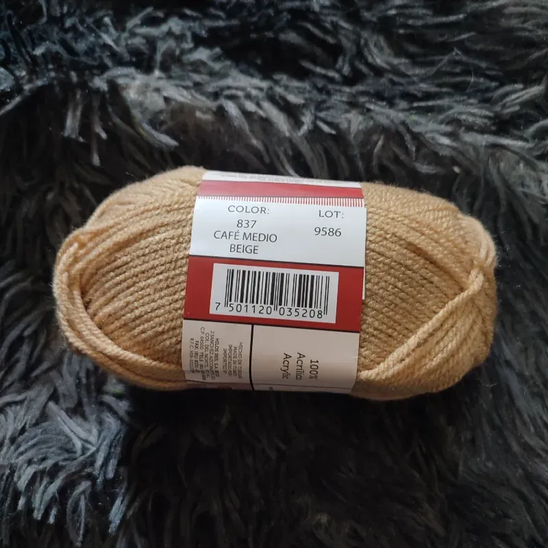 Estambre color café medio beige