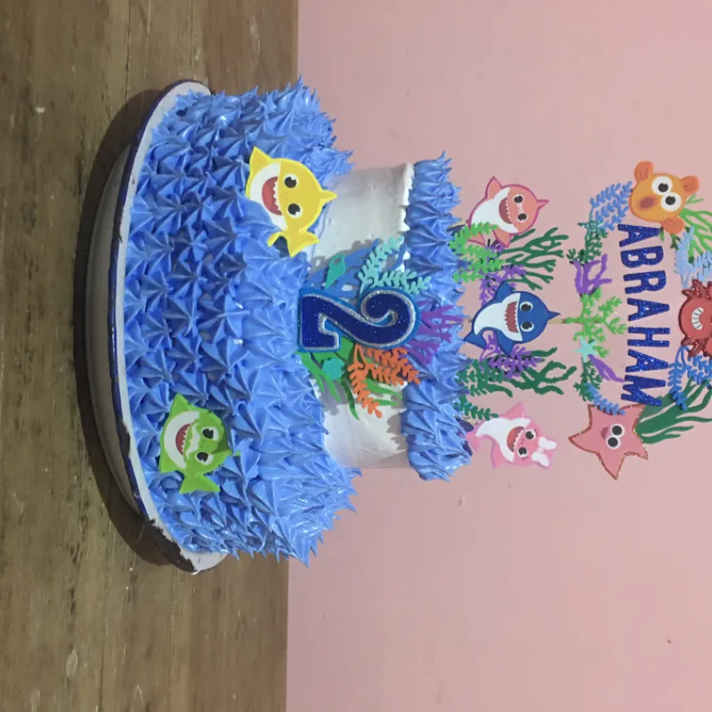 Cake de temáticas ❤️ de dos pisos