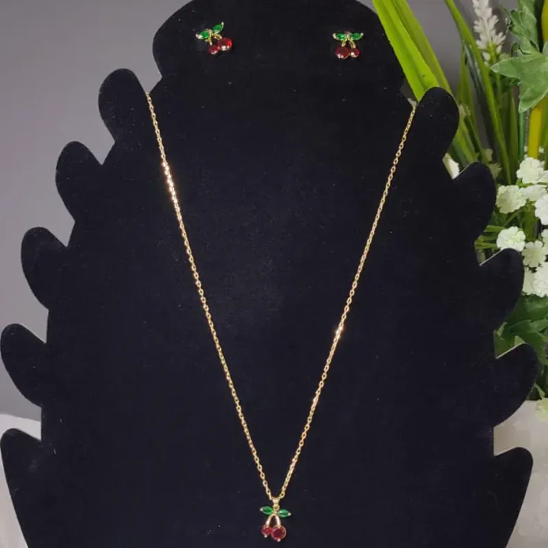 Conjunto de aretes y cadenas 