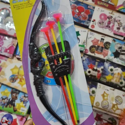 Arco con 3 flechas 1300