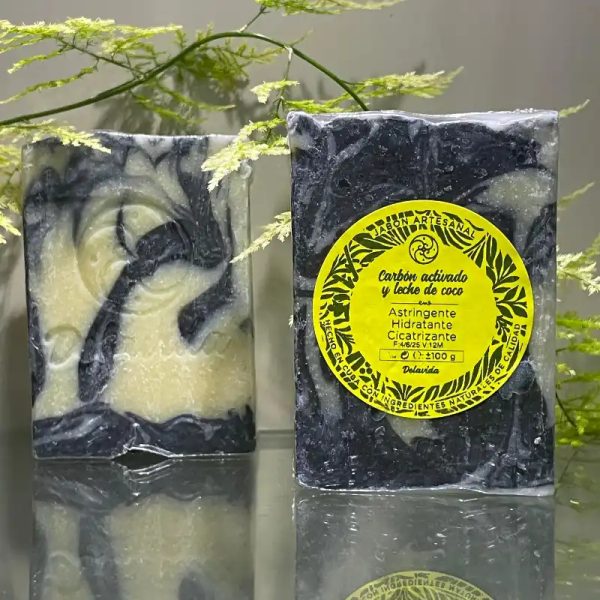 Jabón natural de Carbón Activado + Leche de Coco  