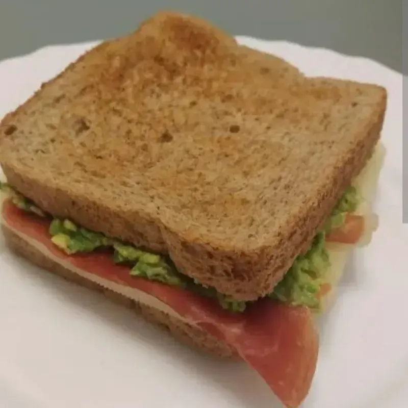 SANDWICHS DE JAMÓN