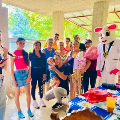 Clientes felices con sus entregas 