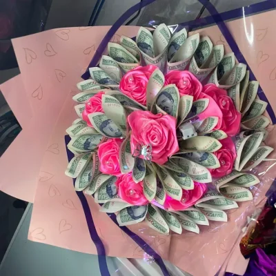 Flores eterna con dinero