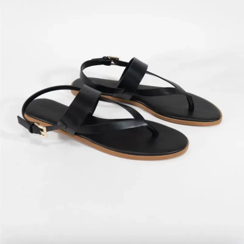 Sandalias Negras de Tira Con Hebilla