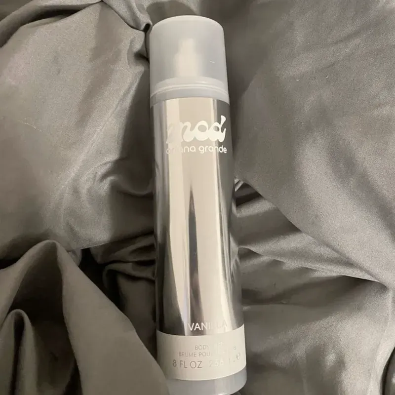 Colonia Mod Vanilla by Ariana Grande