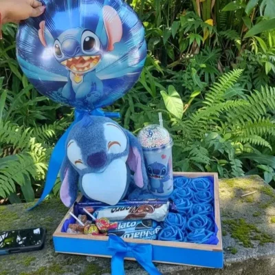 Cajita personalizada Stitch (peluche y globo varía)