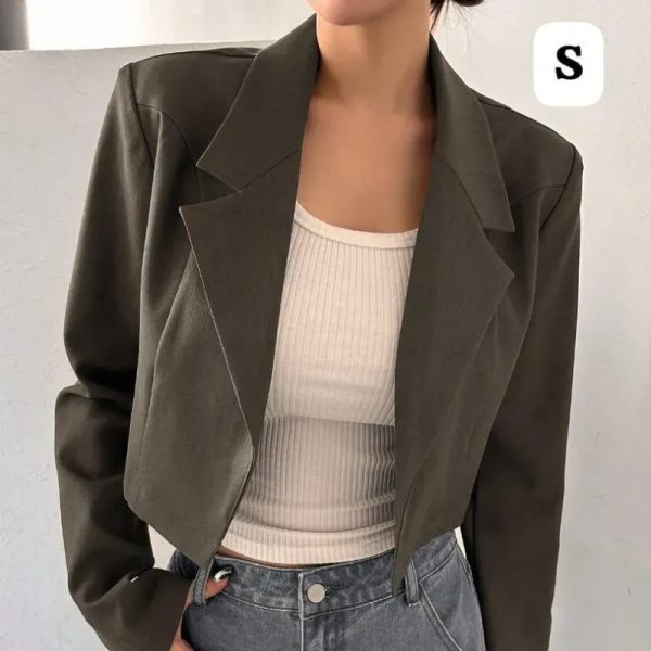  Blazer Cropped Verde Oliva – Elegancia urbana con carácter
