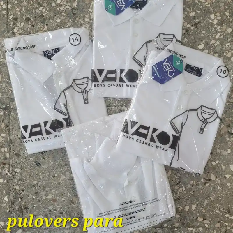 Pulovers blancos escolares.