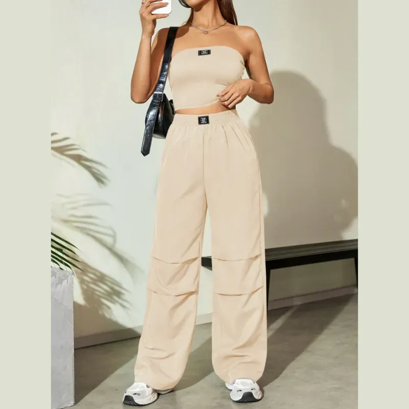 Conjunto de top y pantalón beige