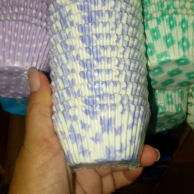 Capacillos (25-30u) blanco estampado morado d mariposas