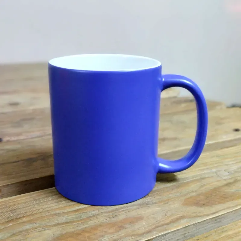 Jarra de cerámica color azul