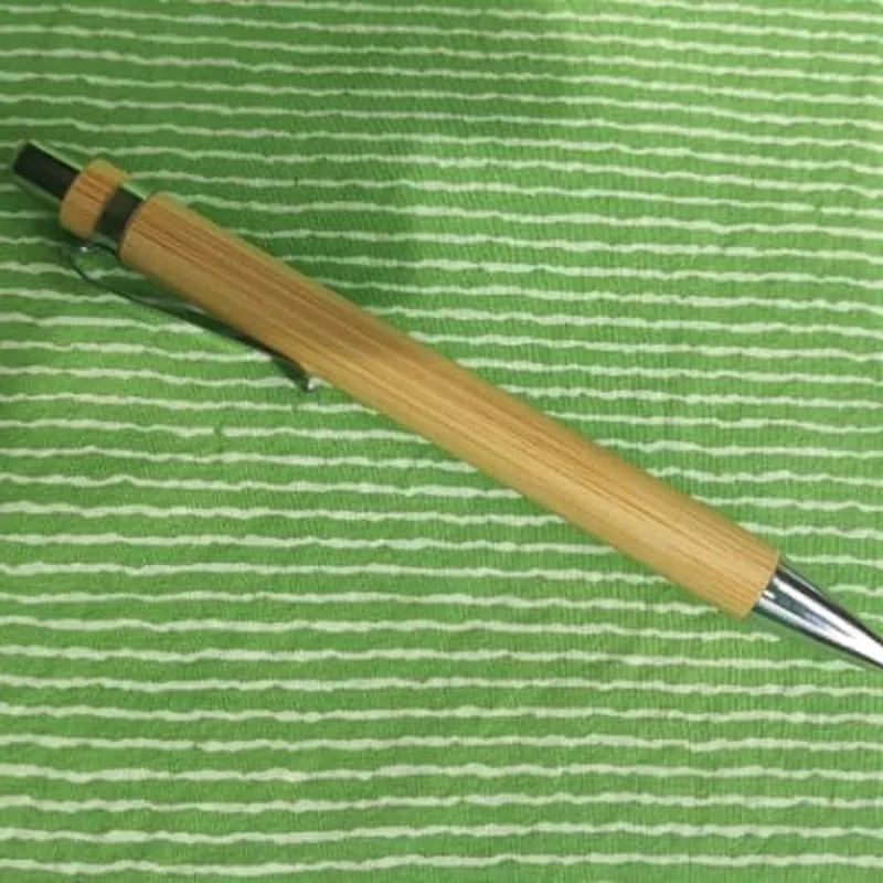 Bolígrafo de bambú personalizado