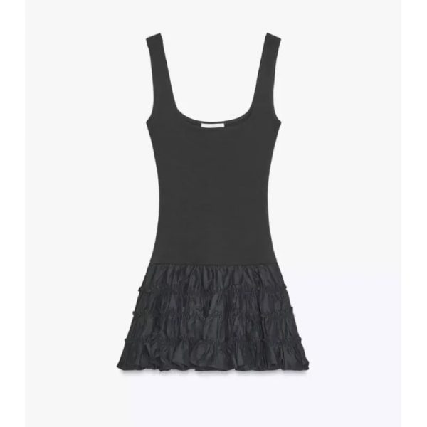 Vestido negro fruncido
