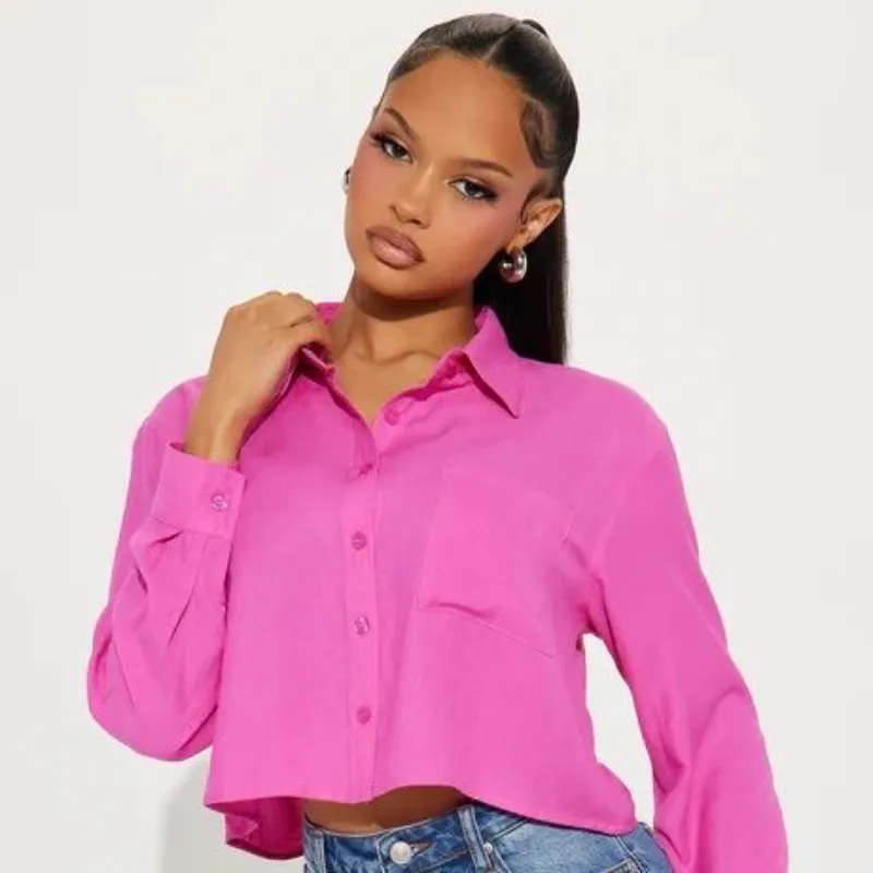Camisa rosa corta