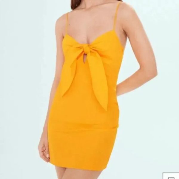 Vestido Mostaza de tirantes Escote de Nudo