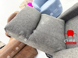 Silla reclinable para sala de estar con respaldo ajustable y reposapiés.