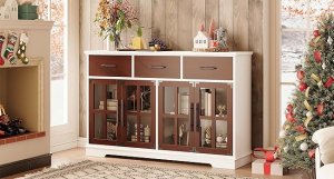 Aparador Amplio de madera color nogal. 55" más luces leds y cristales.