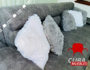 Andrea Tiny - en polipiel gris oscuro