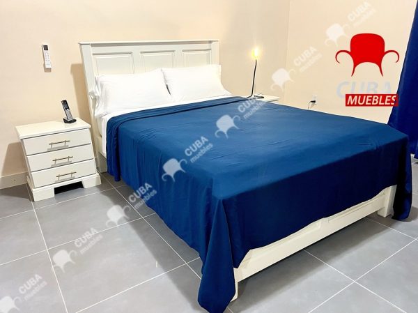 Cama Nova Camera en Blanco.