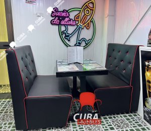 Set de pullmans y mesa para bares y cafeterías