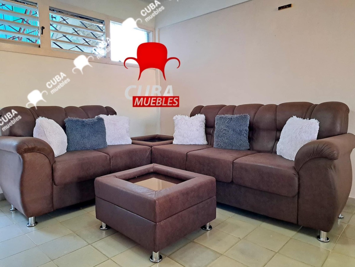 Esquinero brasileño brazo de pico en polipiel carmelita