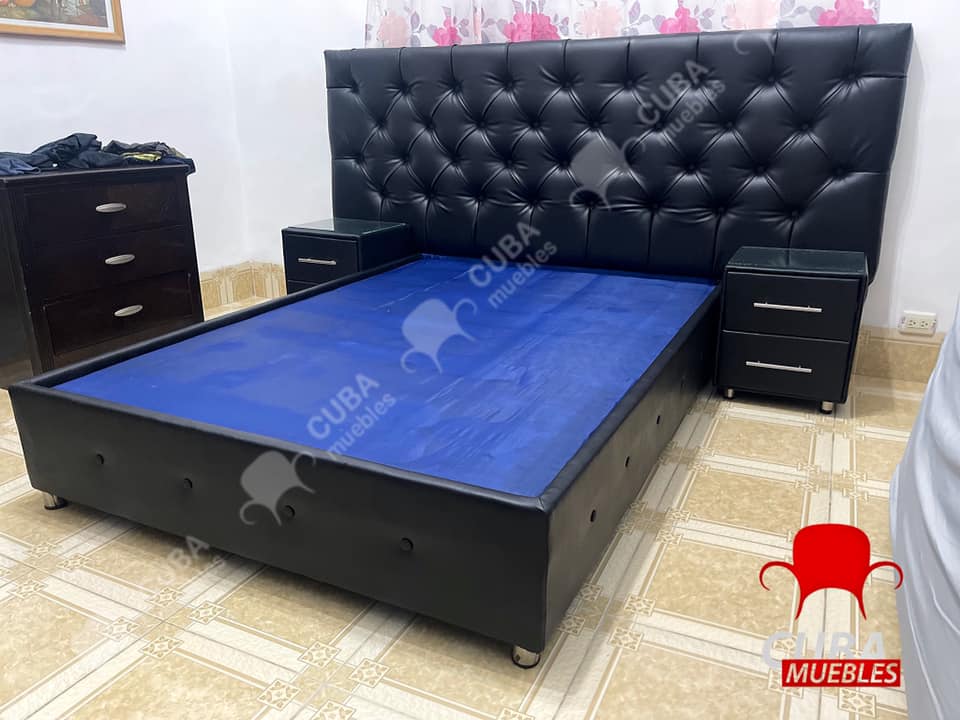Cama Tapizada Full - vinil negro (Disponible)