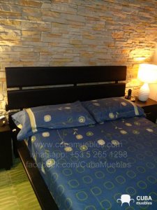 Cama Armony en Negra, con mesitas de noche de 3 gavetas