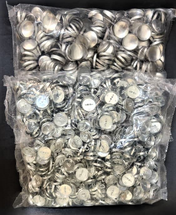 BOTONES METÁLICOS DECORATIVOS #32 PARA SER FORRADOS Y USADOS EN TAPICERÍA (SET DE 1000 PARES).