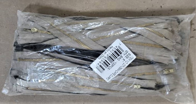 ZIPPER METÁLICO (BRONCE), 100% POLIÉSTER, 8" LARGO, COLOR CAFÉ CLARO. (BOLSAS DE 100 UNIDADES)